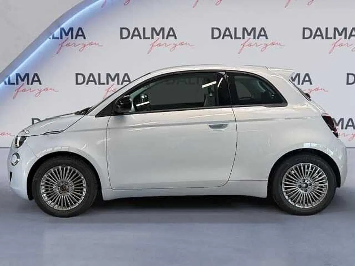 Fiat 500 nuova a Milano (2)
