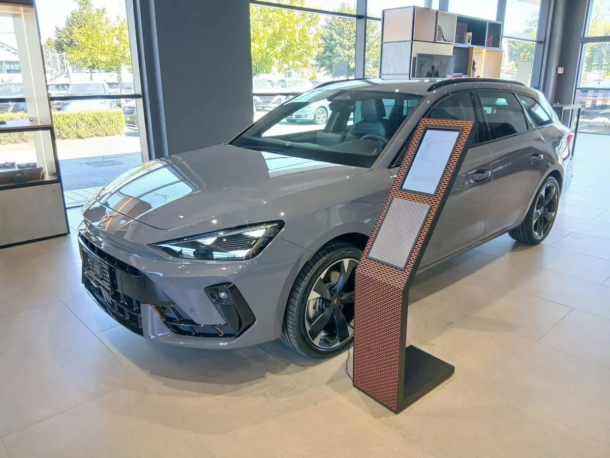 Cupra Leon Station Wagon nuova a Frosinone (3)