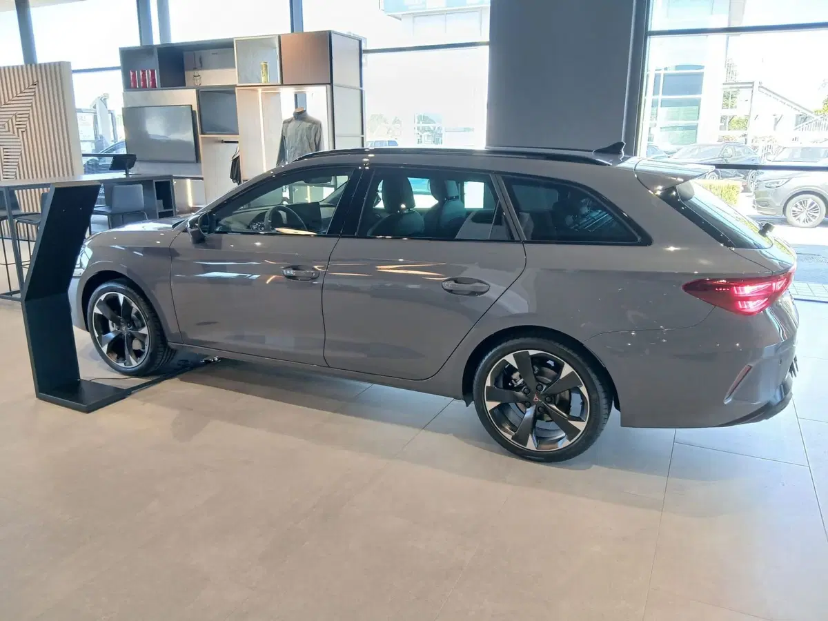 Cupra Leon Station Wagon nuova a Frosinone (5)