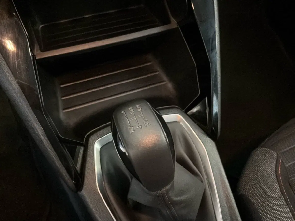 Peugeot 208 usata a Arezzo (17)