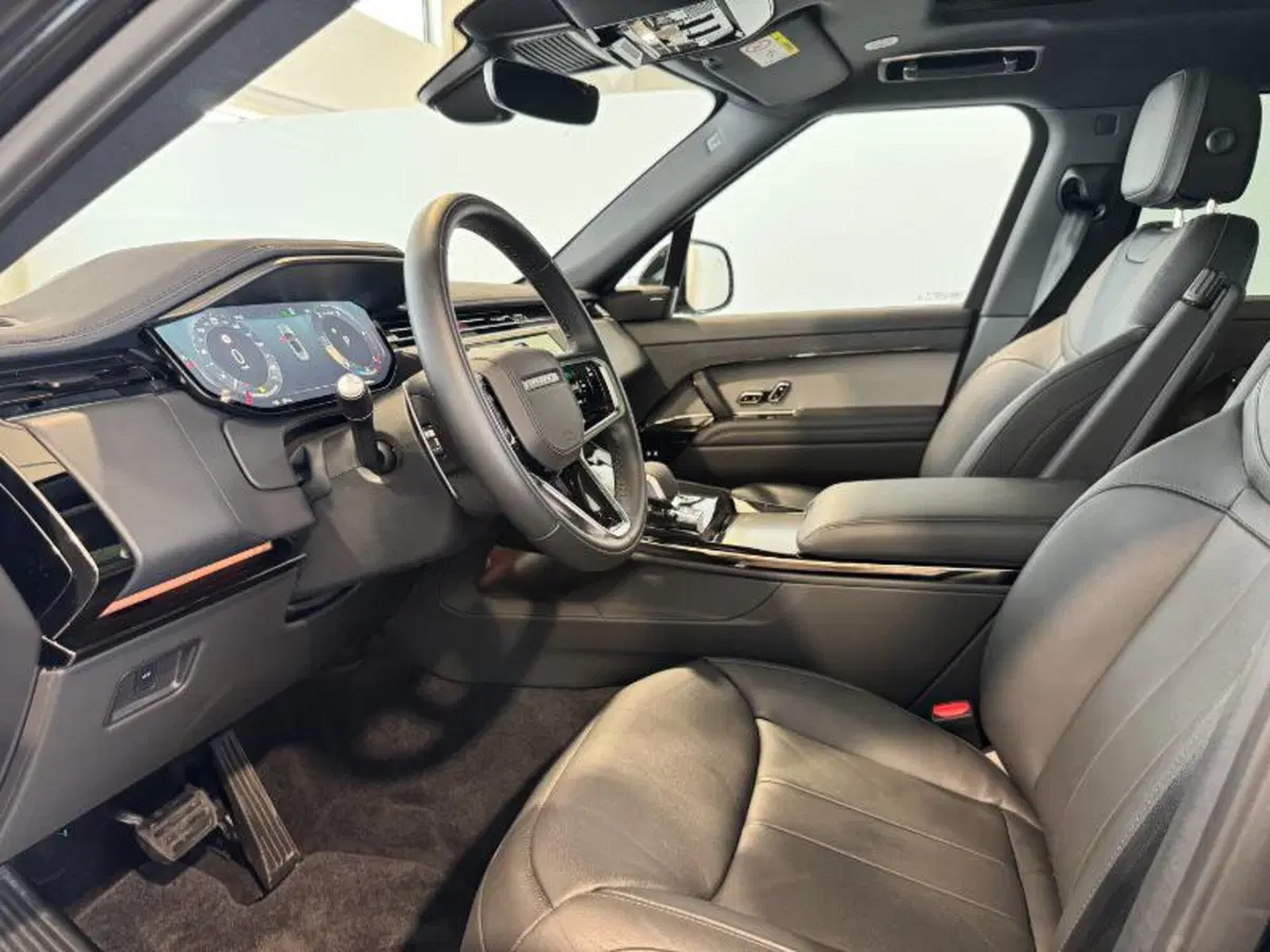 Land Rover Range Rover Sport usata a Venezia (12)