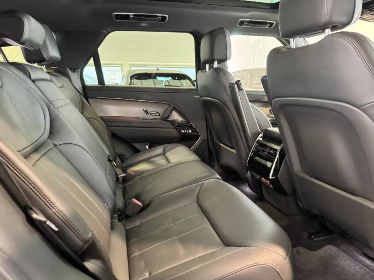Land Rover Range Rover Sport usata a Venezia (15)
