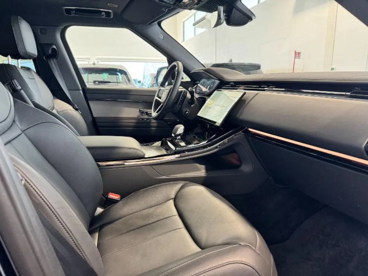 Land Rover Range Rover Sport usata a Venezia (16)