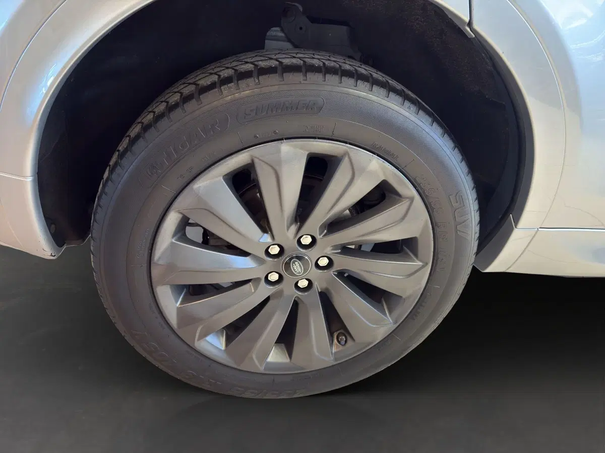 Land Rover Discovery Sport usata a Latina (9)