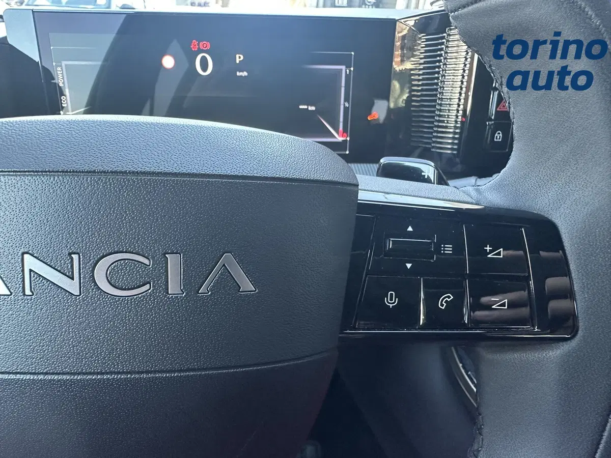 Lancia Ypsilon usata a Torino (19)