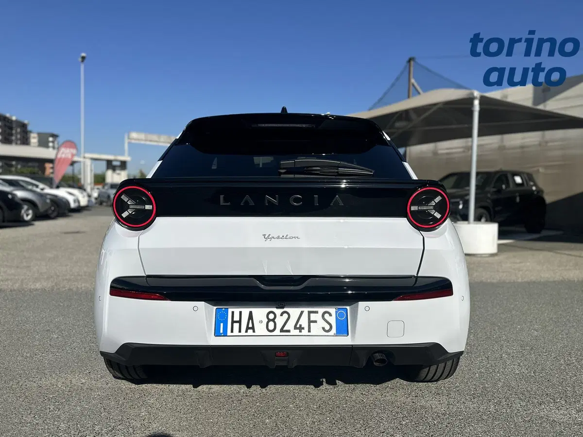 Lancia Ypsilon usata a Torino (6)
