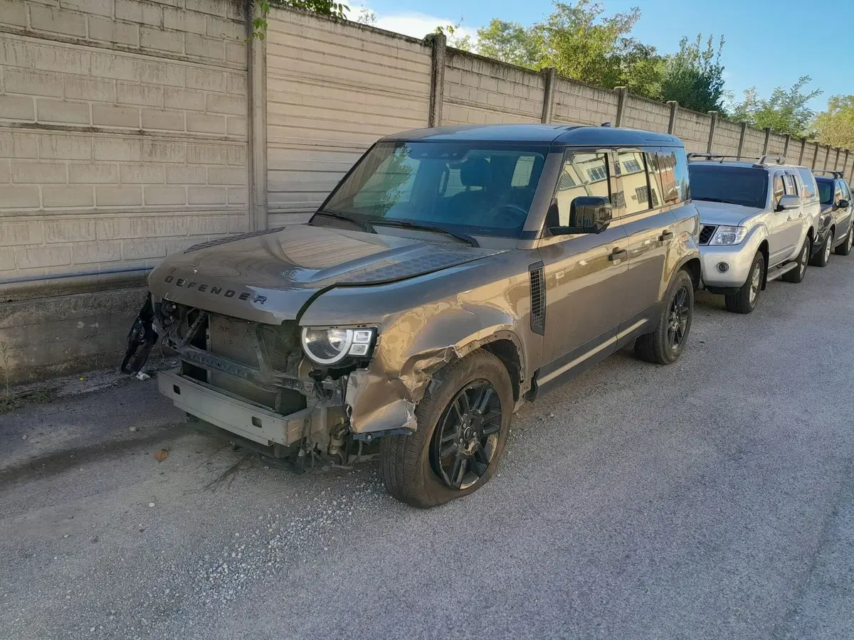 Land Rover Defender usata a Cuneo