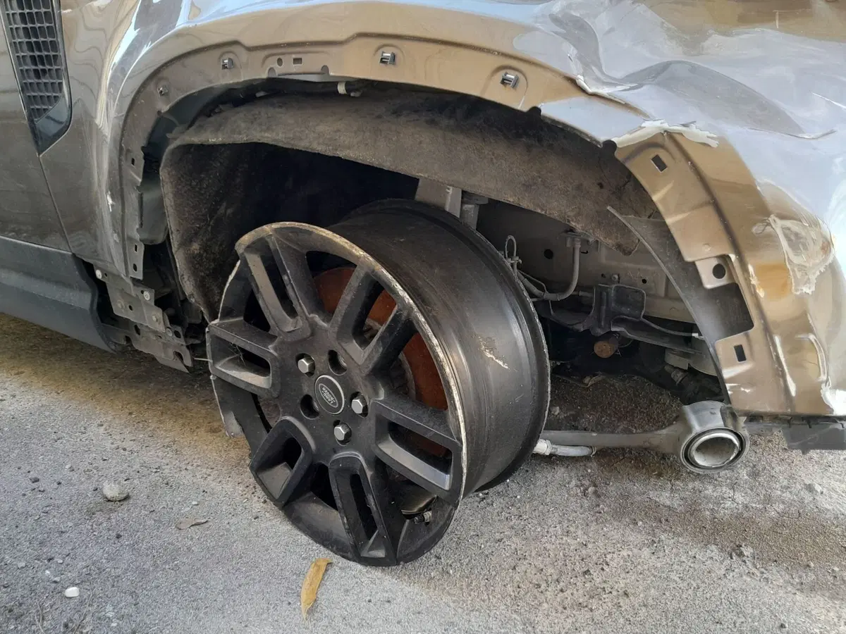 Land Rover Defender usata a Cuneo (10)