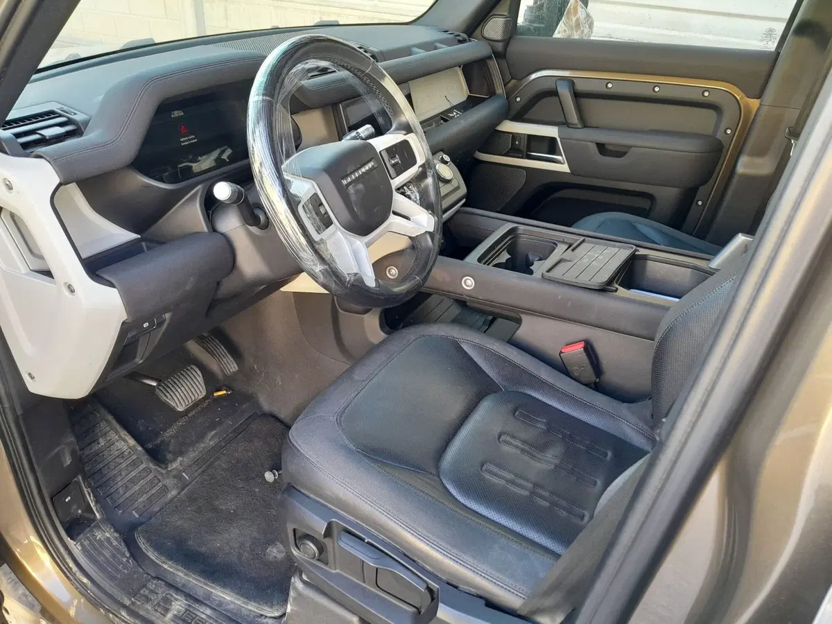 Land Rover Defender usata a Cuneo (12)