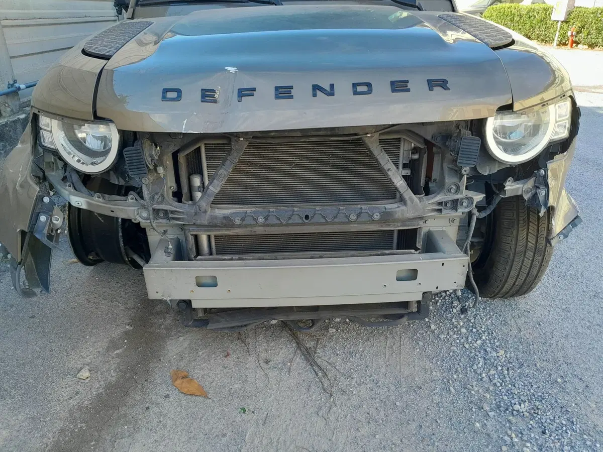 Land Rover Defender usata a Cuneo (3)