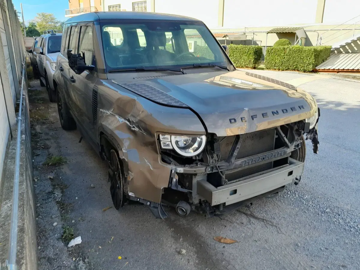 Land Rover Defender usata a Cuneo (4)