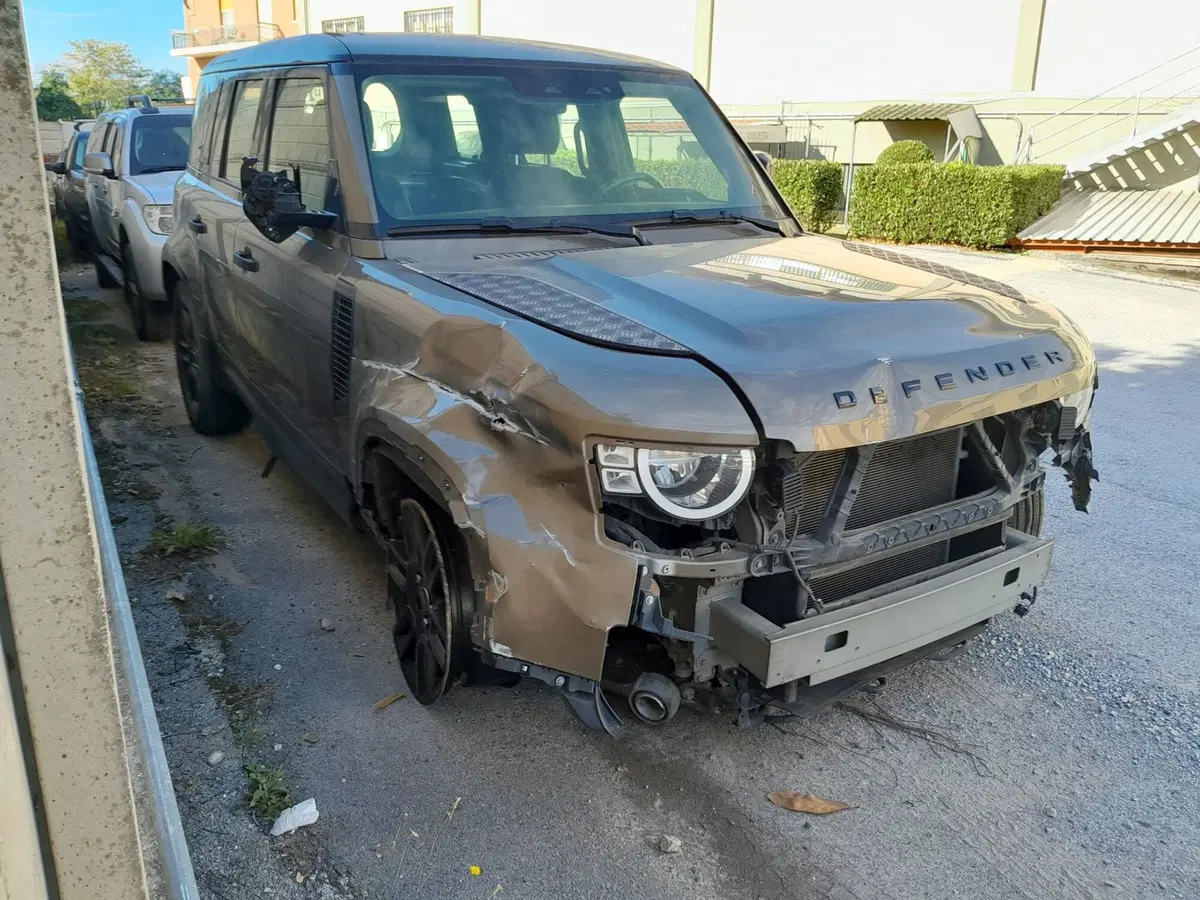 Land Rover Defender usata a Cuneo (5)