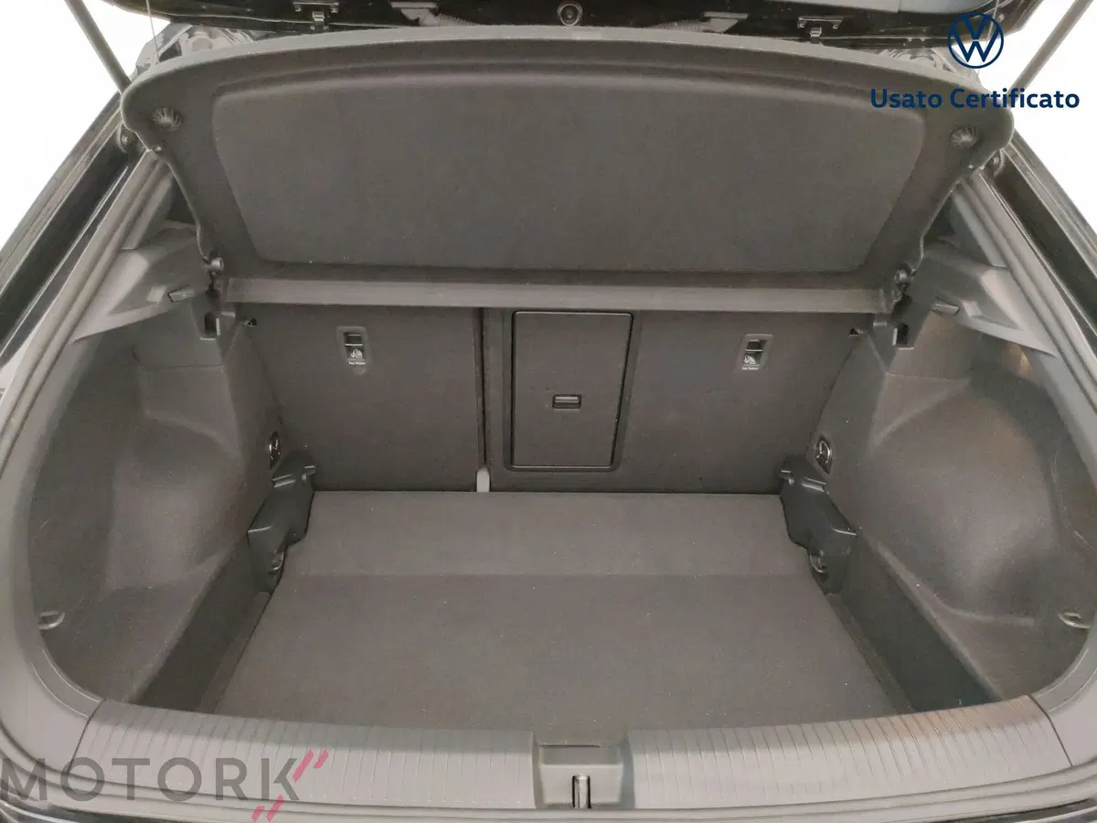 Volkswagen T-Roc usata a Varese (9)