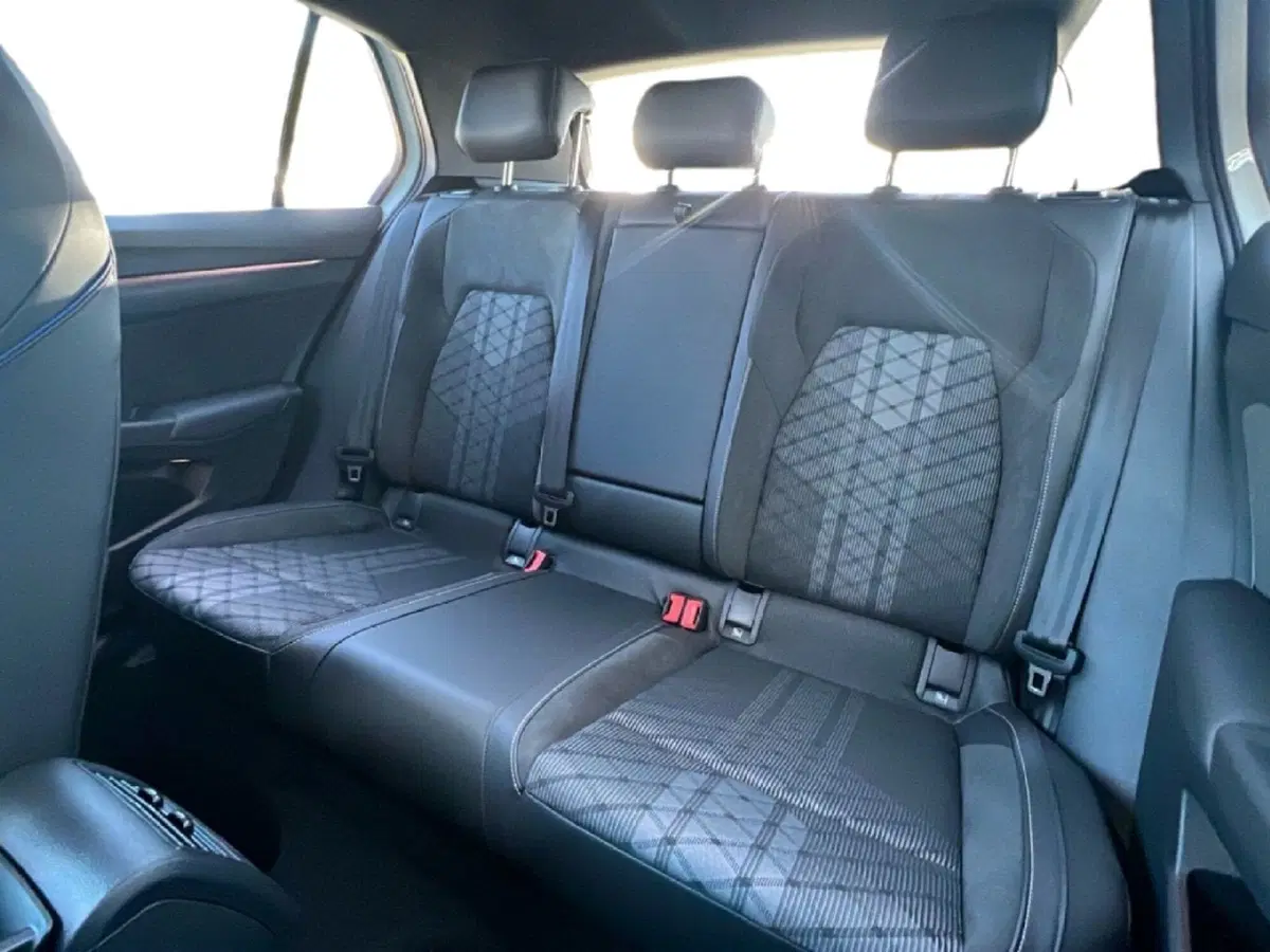 Volkswagen Golf nuova a Grosseto (10)
