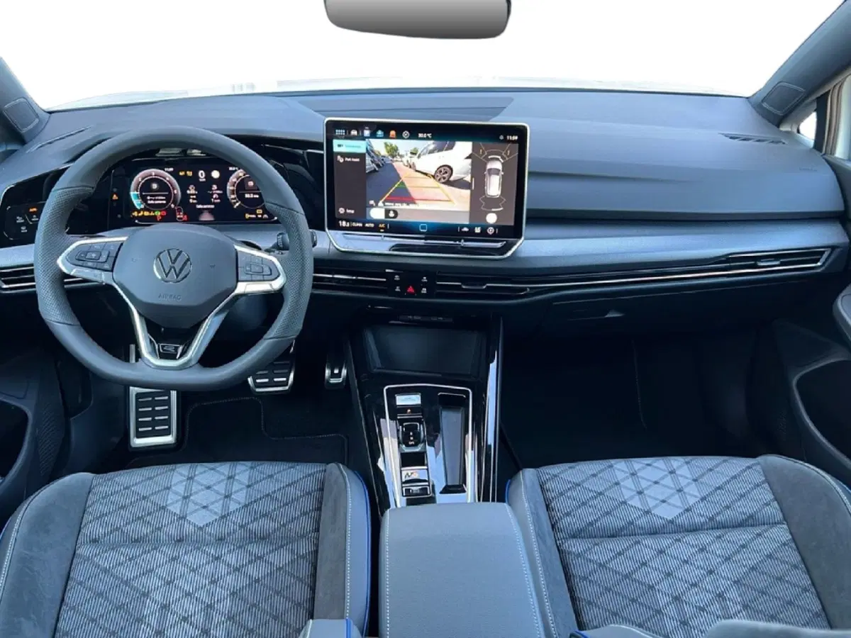 Volkswagen Golf nuova a Grosseto (11)