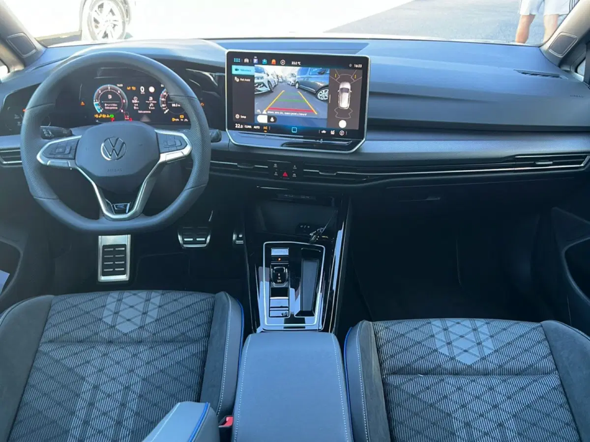 Volkswagen Golf nuova a Grosseto (14)