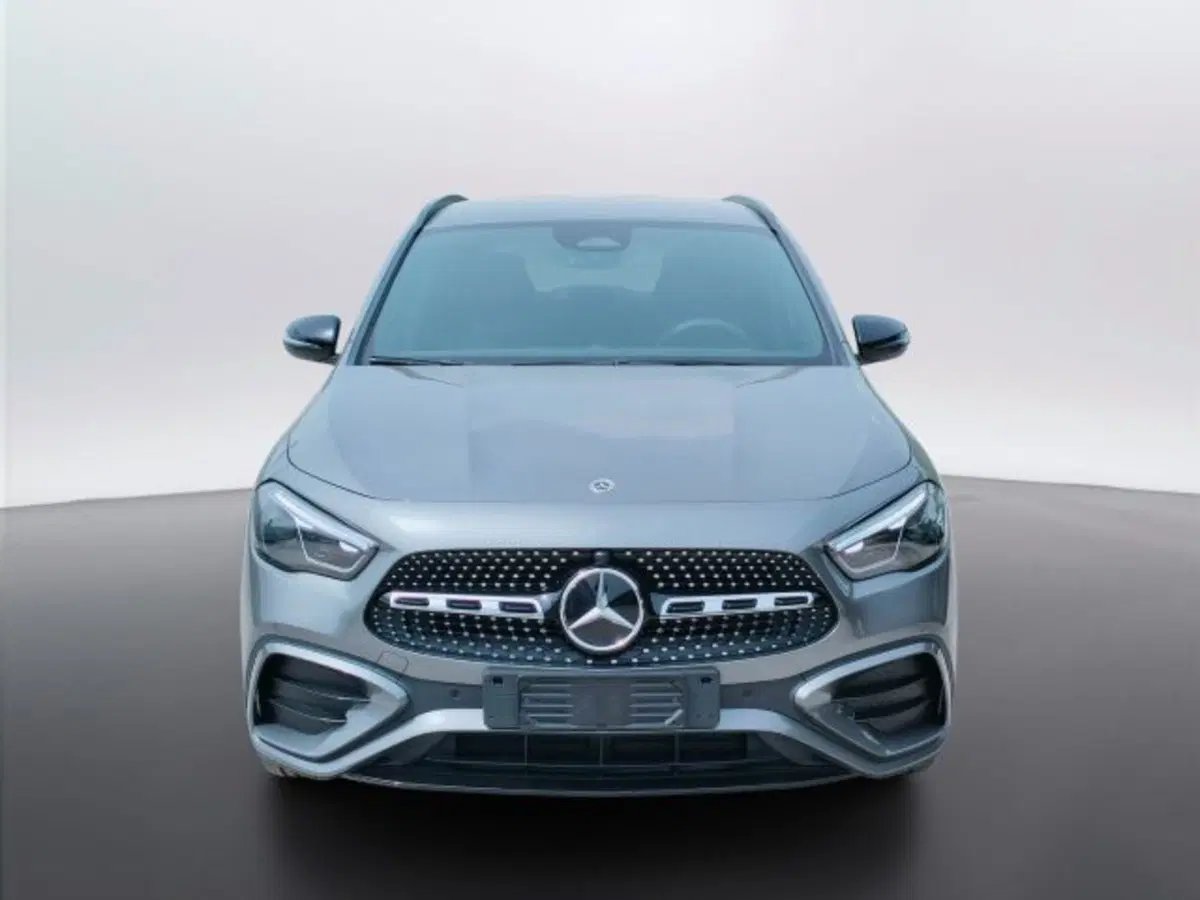 Mercedes-Benz GLA SUV nuova a Teramo (2)