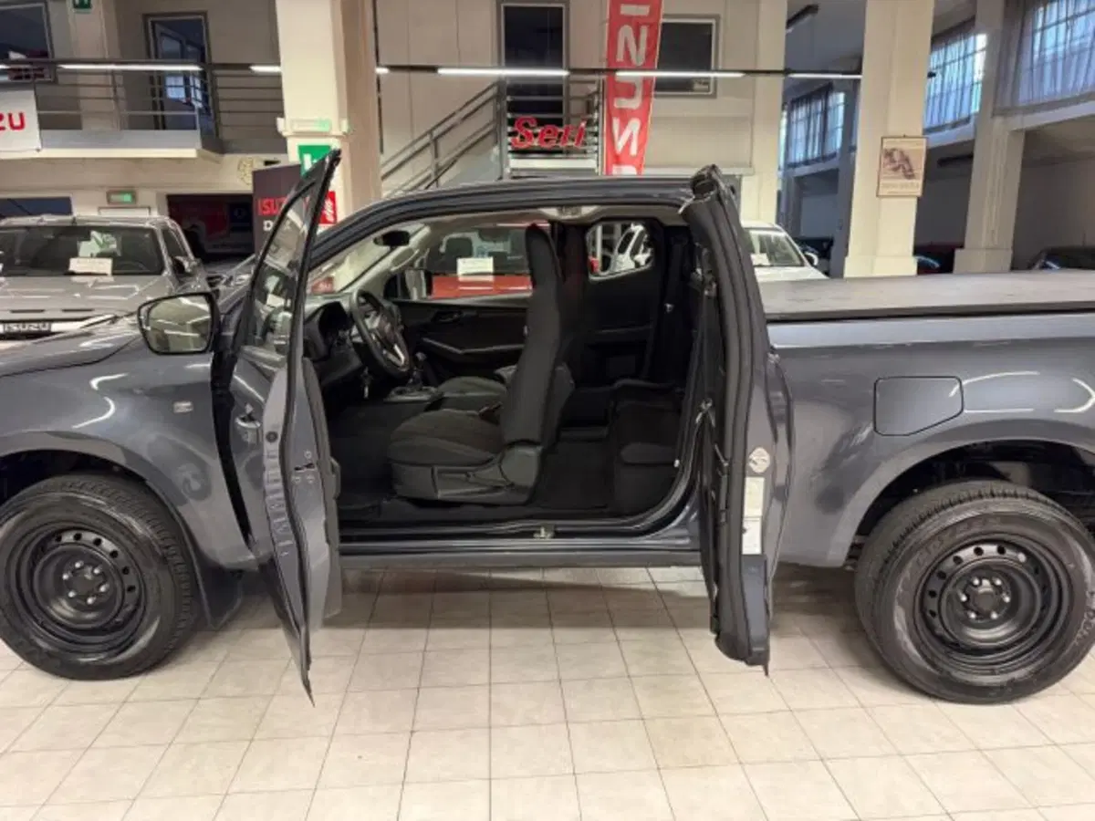Isuzu D-Max Pick-up usata a Siena (15)