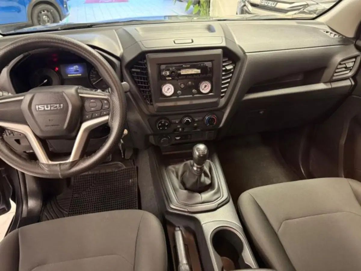 Isuzu D-Max Pick-up usata a Siena (8)