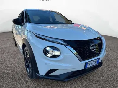 Nissan Juke 1.6 hev N-Connecta del 2023 usata a Empoli