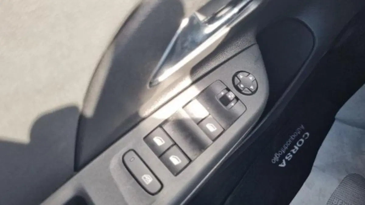 Opel Corsa usata a Savona (10)