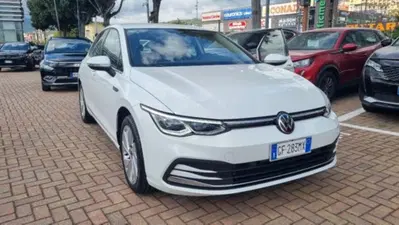 Volkswagen Golf 1.5 eTSI 130 CV EVO ACT DSG Style del 2021 usata a Savona