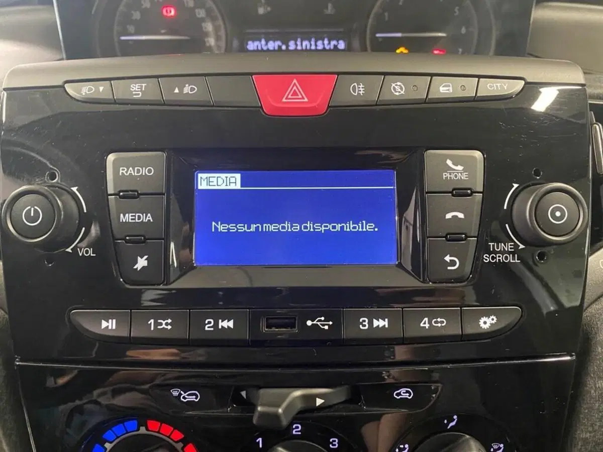 Lancia Ypsilon usata a Torino (10)