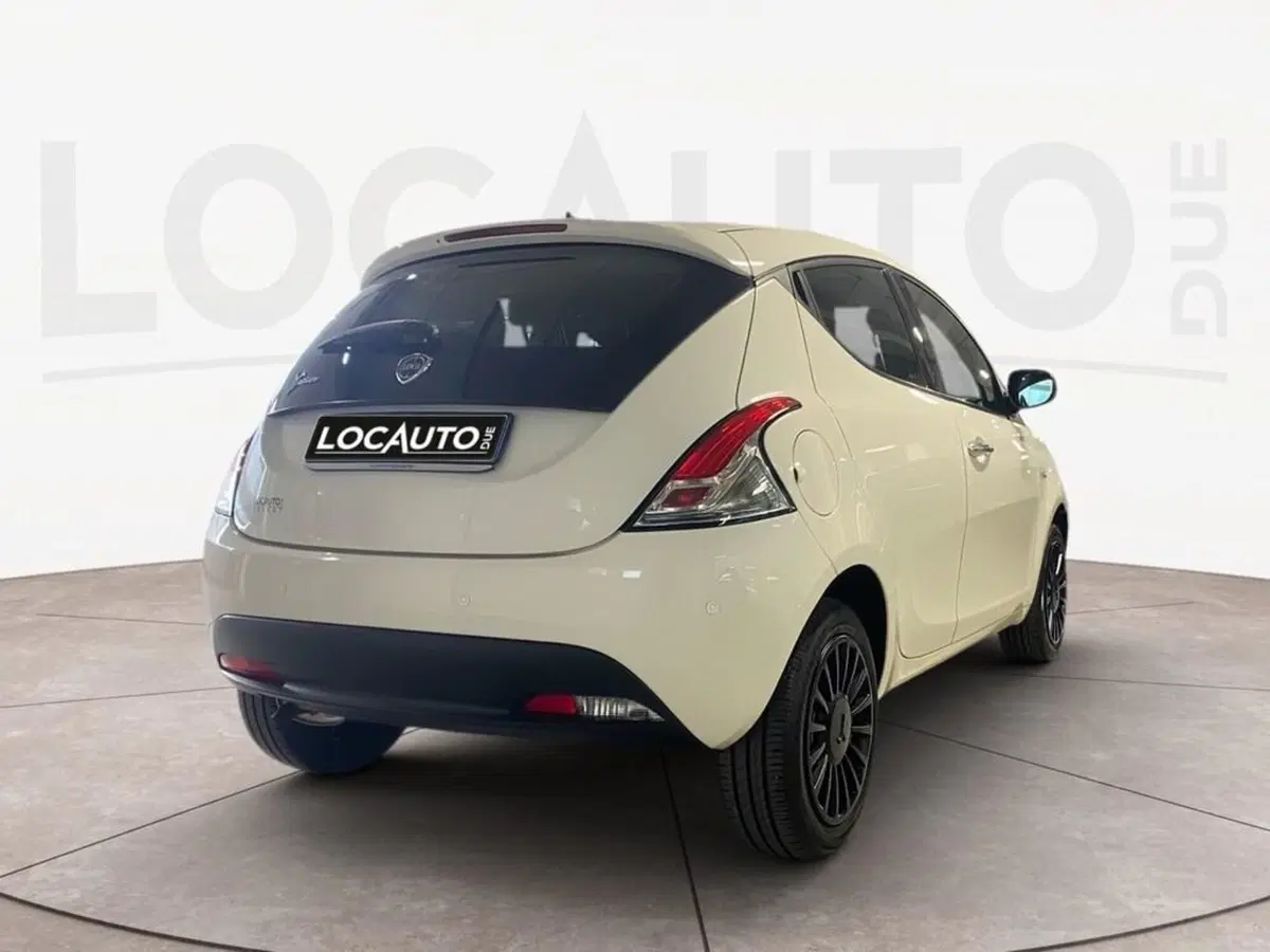Lancia Ypsilon usata a Torino (4)
