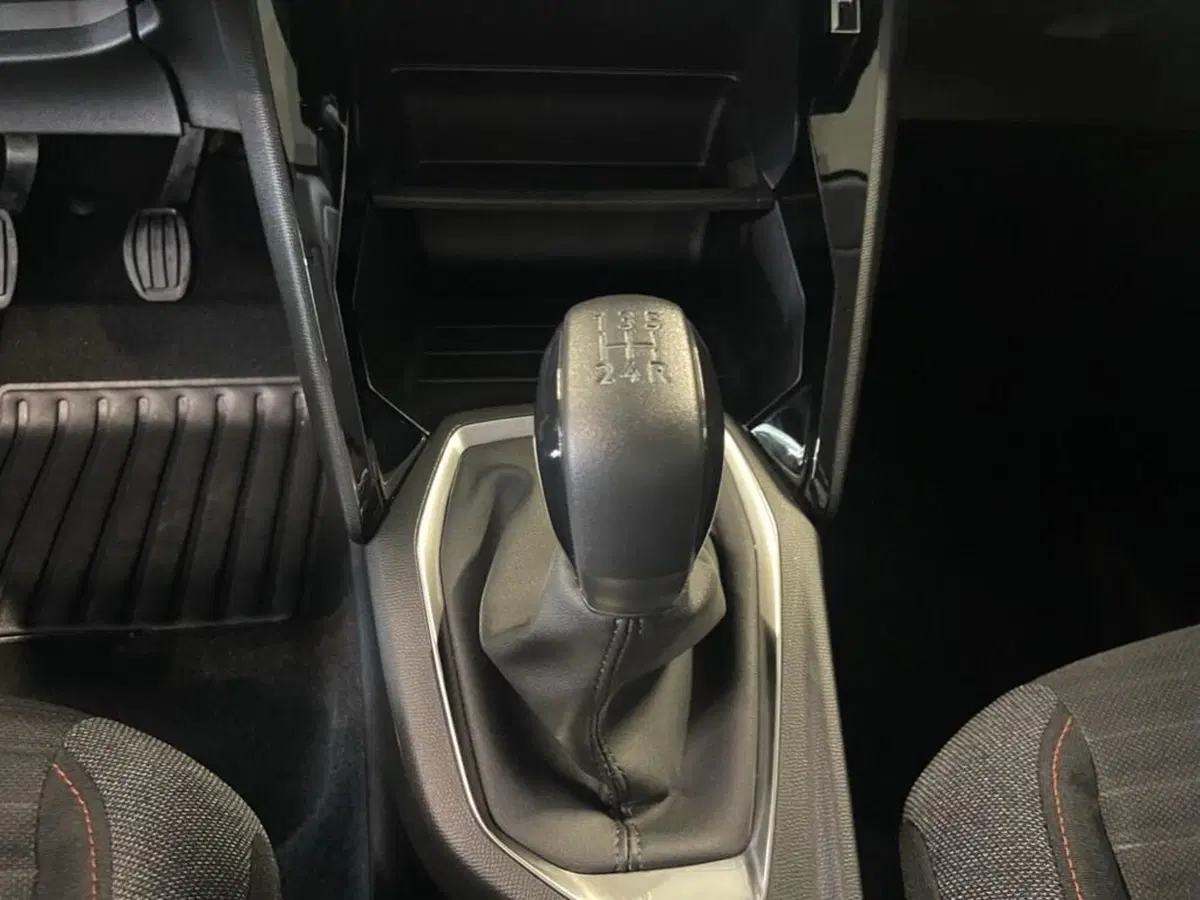 Peugeot 208 usata a Torino (12)