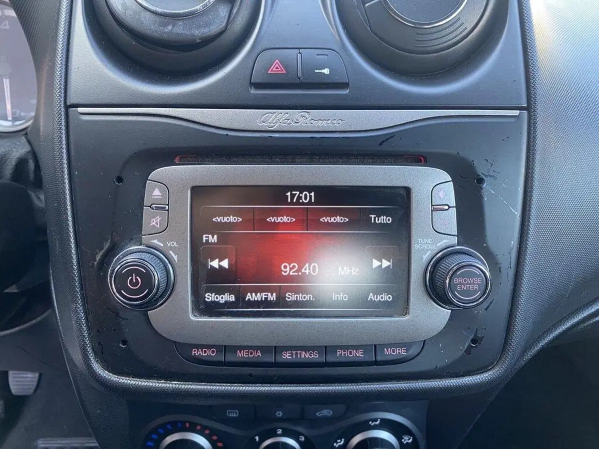 Alfa Romeo MiTo usata a Torino (10)