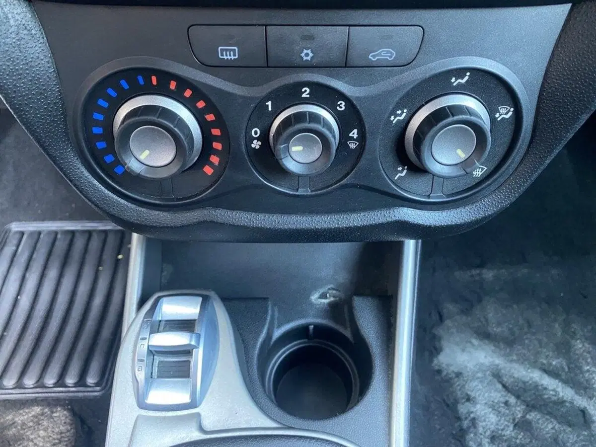 Alfa Romeo MiTo usata a Torino (11)