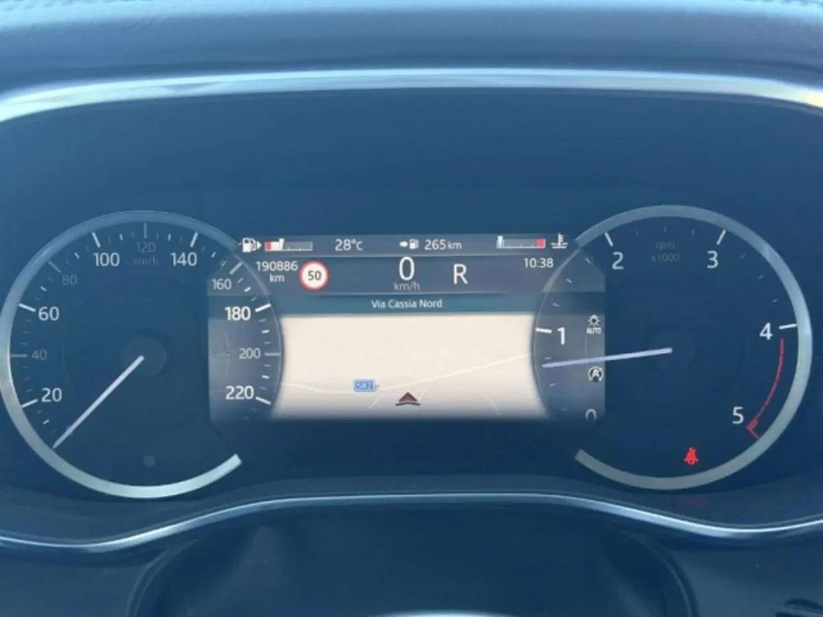 Jaguar F-Pace usata a Siena (16)