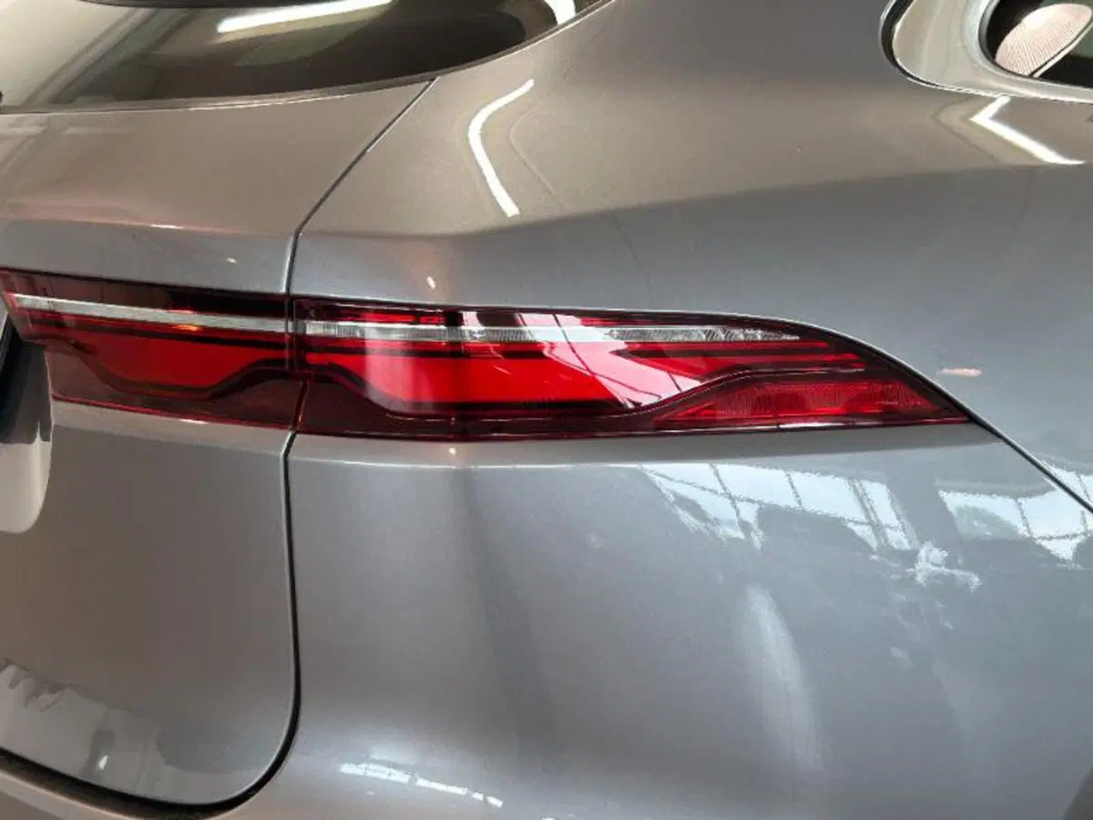 Jaguar F-Pace usata a Venezia (5)