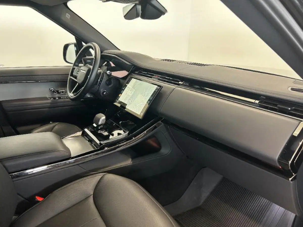 Land Rover Range Rover Sport usata a Venezia (12)