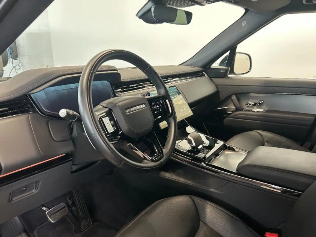 Land Rover Range Rover Sport usata a Venezia (18)