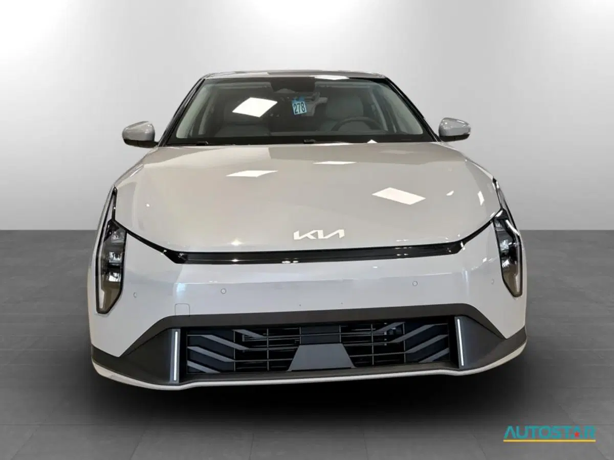 Kia EV4 nuova a Piacenza (2)