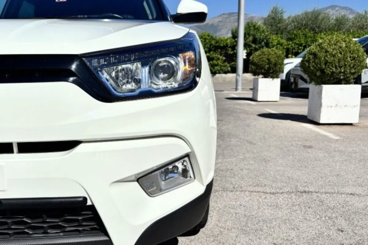Ssangyong Tivoli usata a Latina (11)