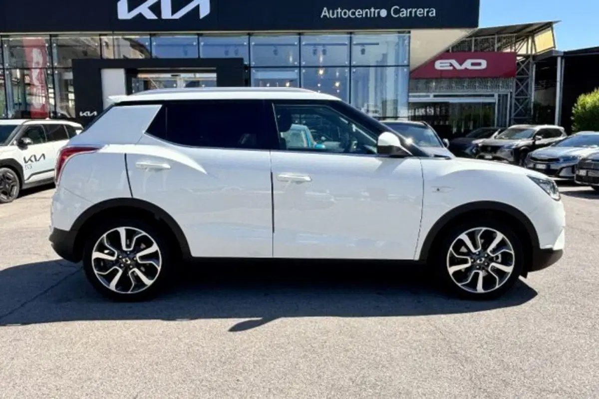 Ssangyong Tivoli usata a Latina (4)