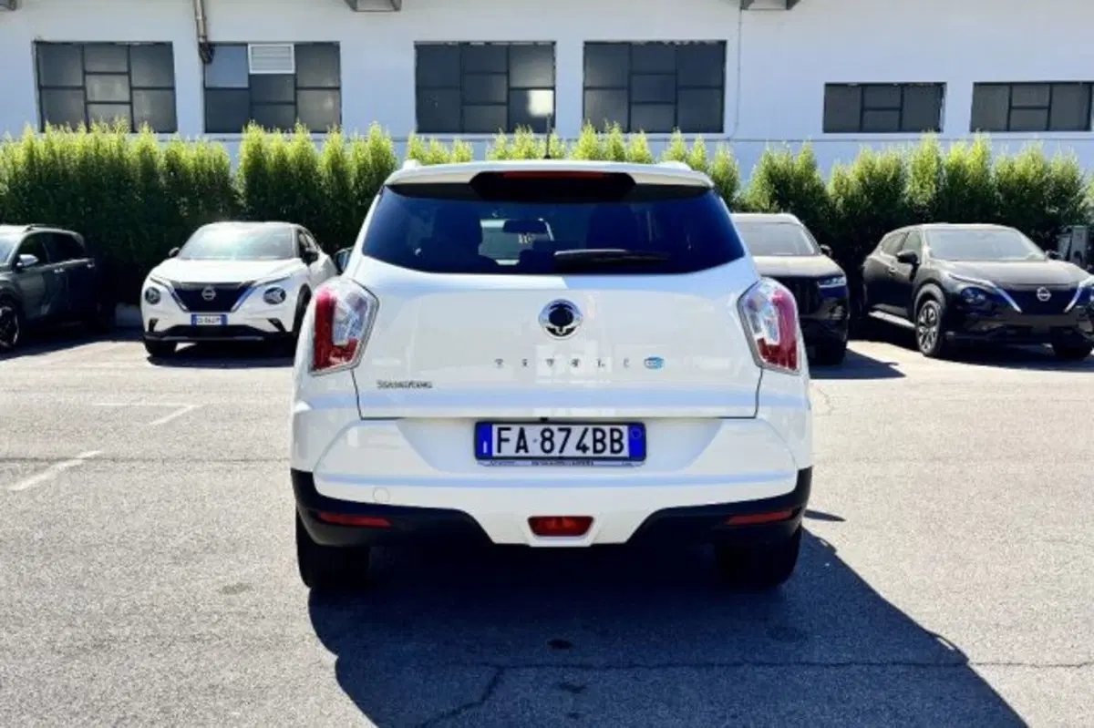 Ssangyong Tivoli usata a Latina (6)