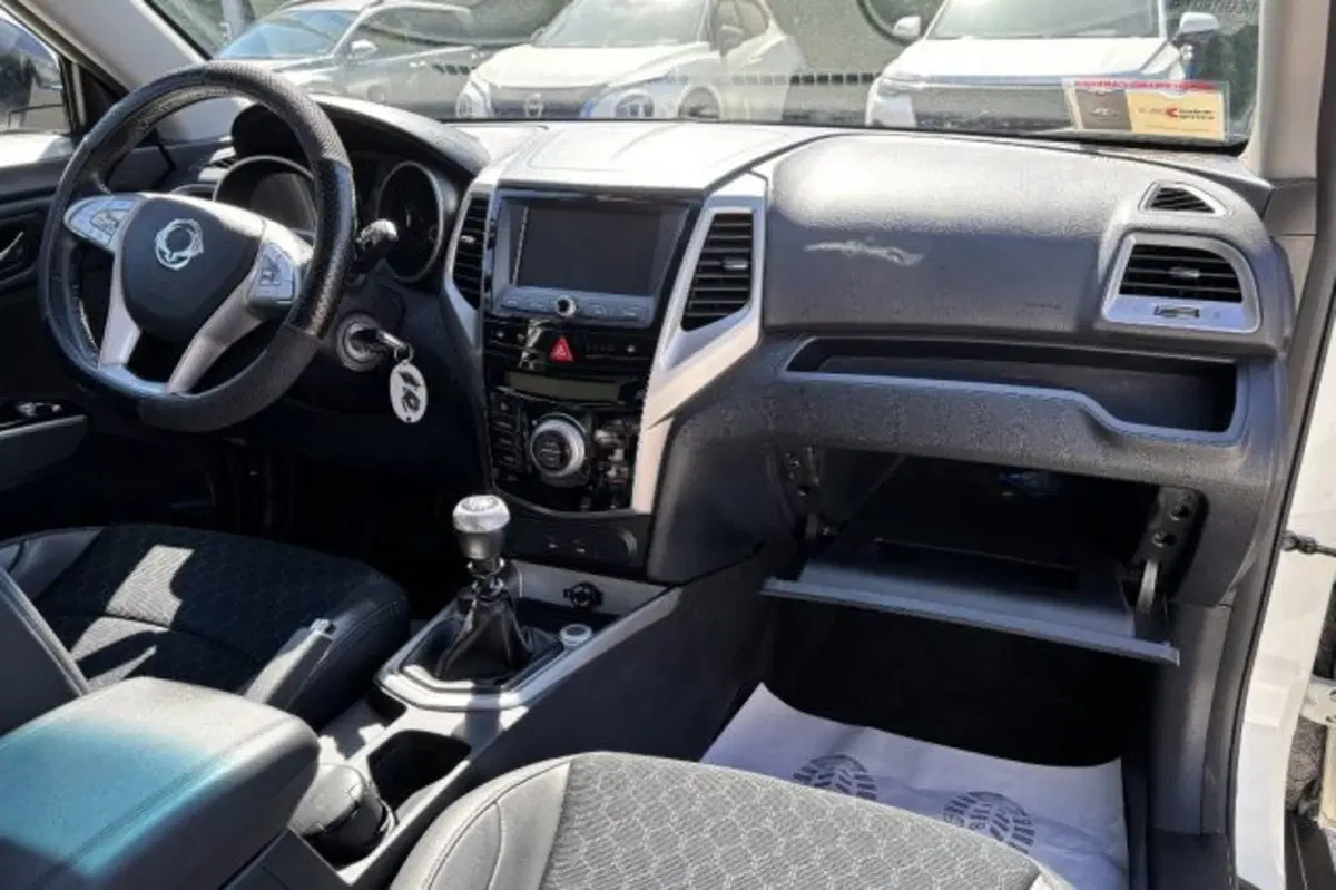 Ssangyong Tivoli usata a Latina (9)