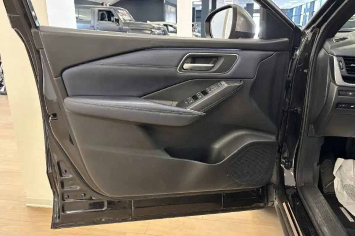 Nissan Qashqai usata a Latina (12)