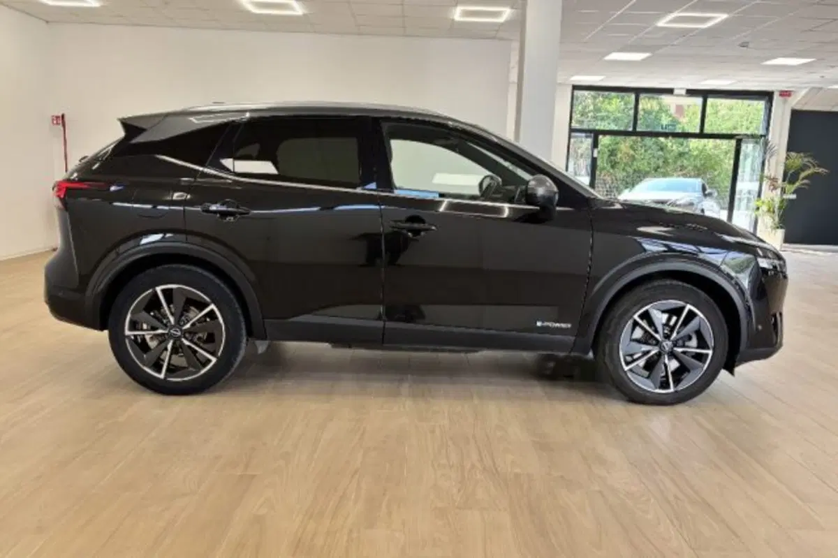 Nissan Qashqai usata a Latina (4)