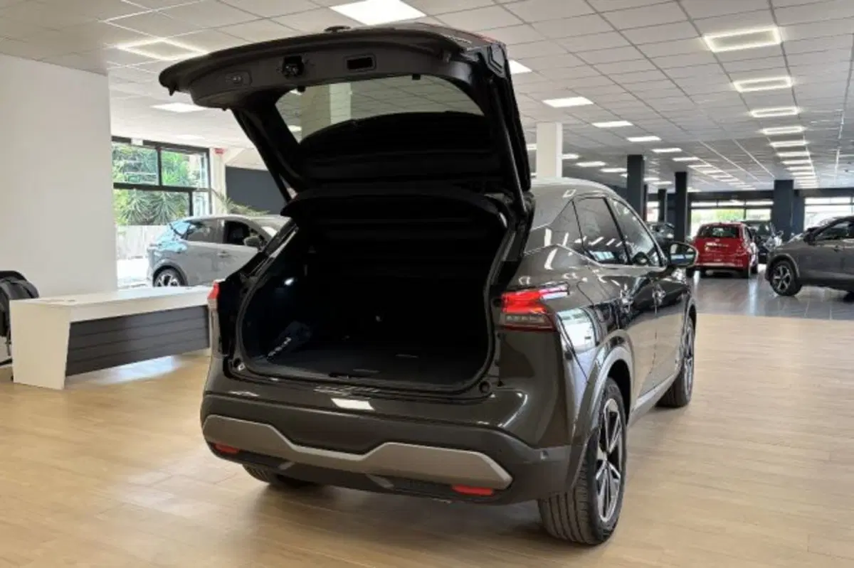 Nissan Qashqai usata a Latina (7)
