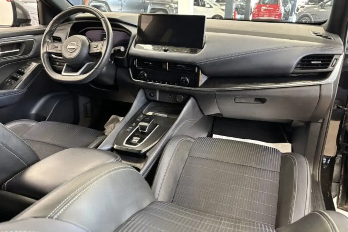 Nissan Qashqai usata a Latina (9)