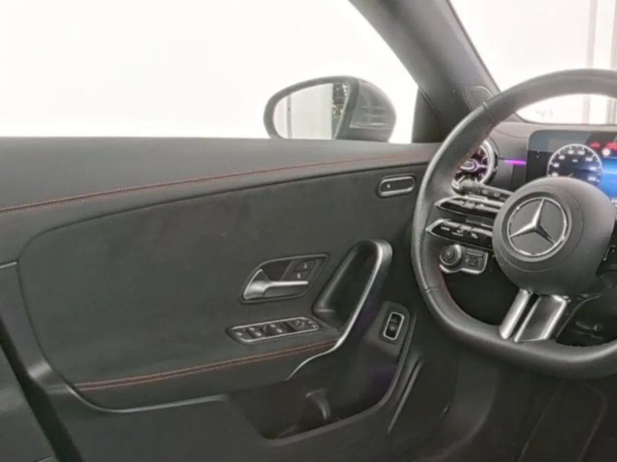 Mercedes-Benz CLA Shooting Brake usata a Novara (9)