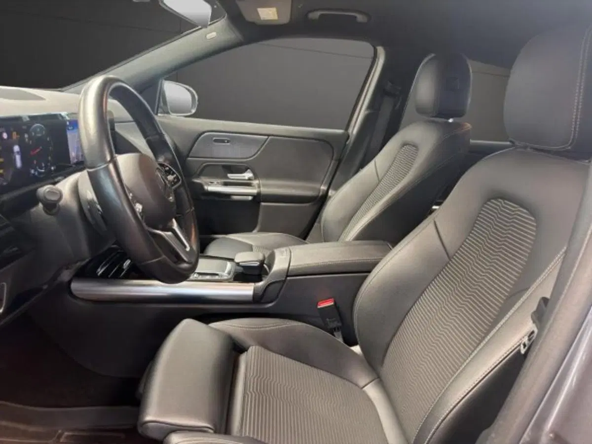 Mercedes-Benz GLA SUV usata a Novara (11)