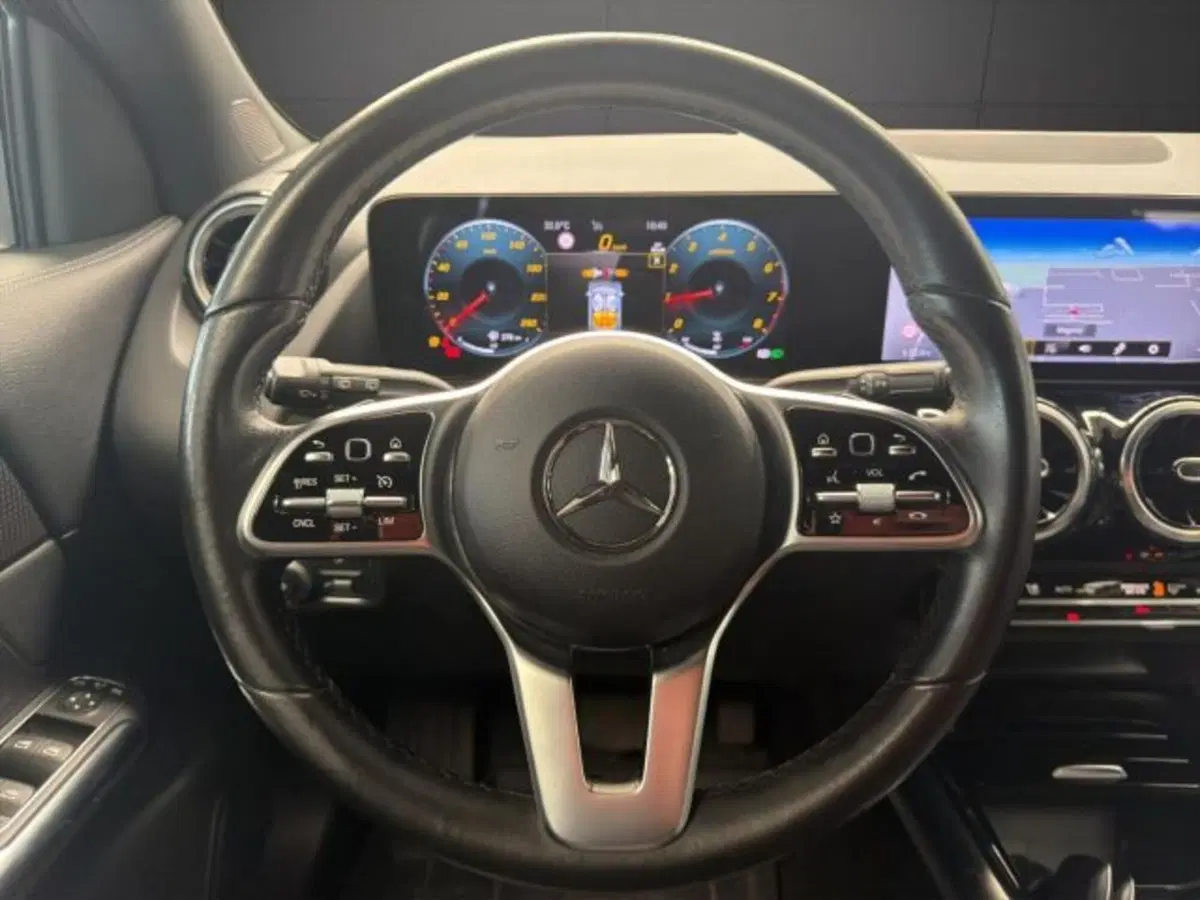 Mercedes-Benz GLA SUV usata a Novara (8)