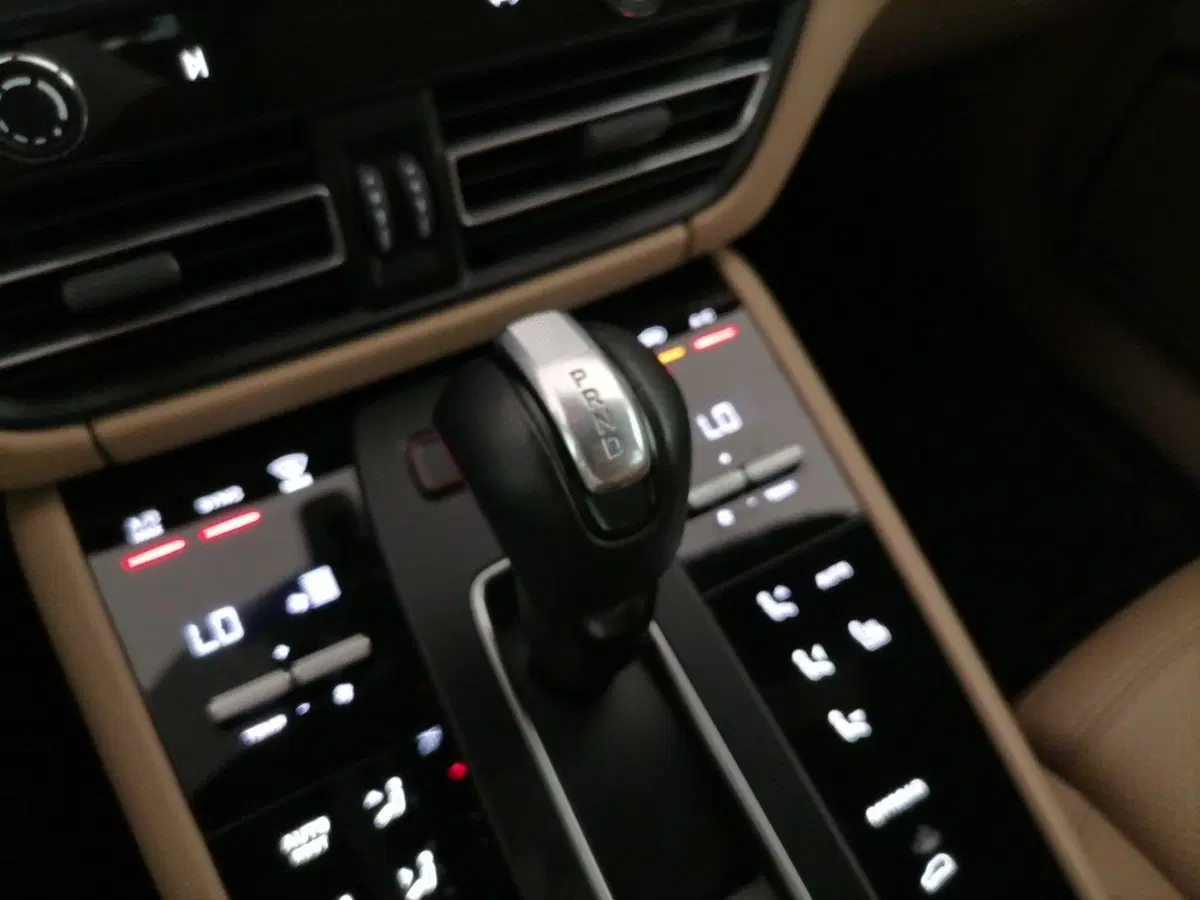 Porsche Macan usata a Roma (14)