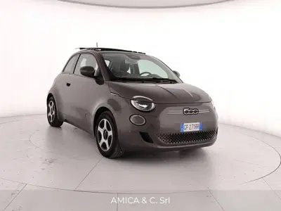 Fiat 500e Cabrio 42 kWh del 2021 usata a Caserta