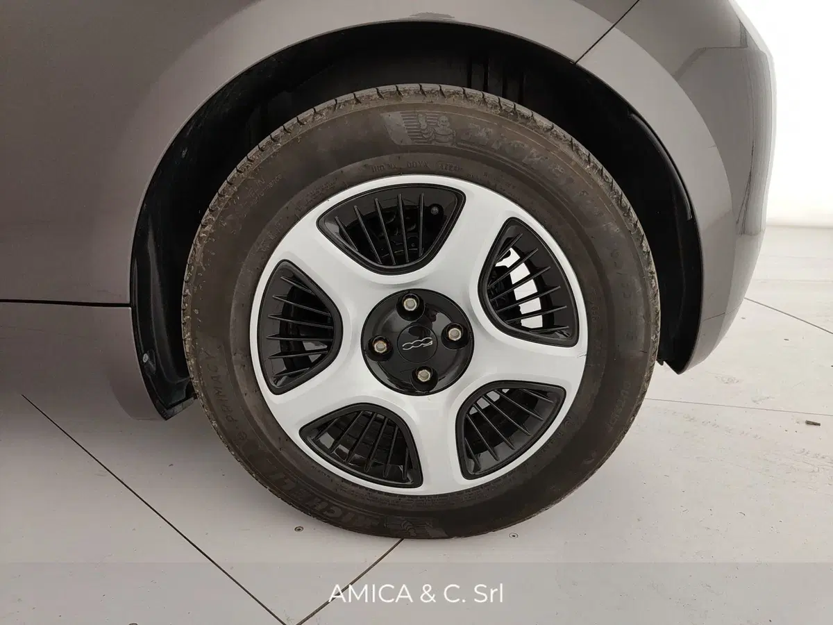 Fiat 500e Cabrio usata a Caserta (11)